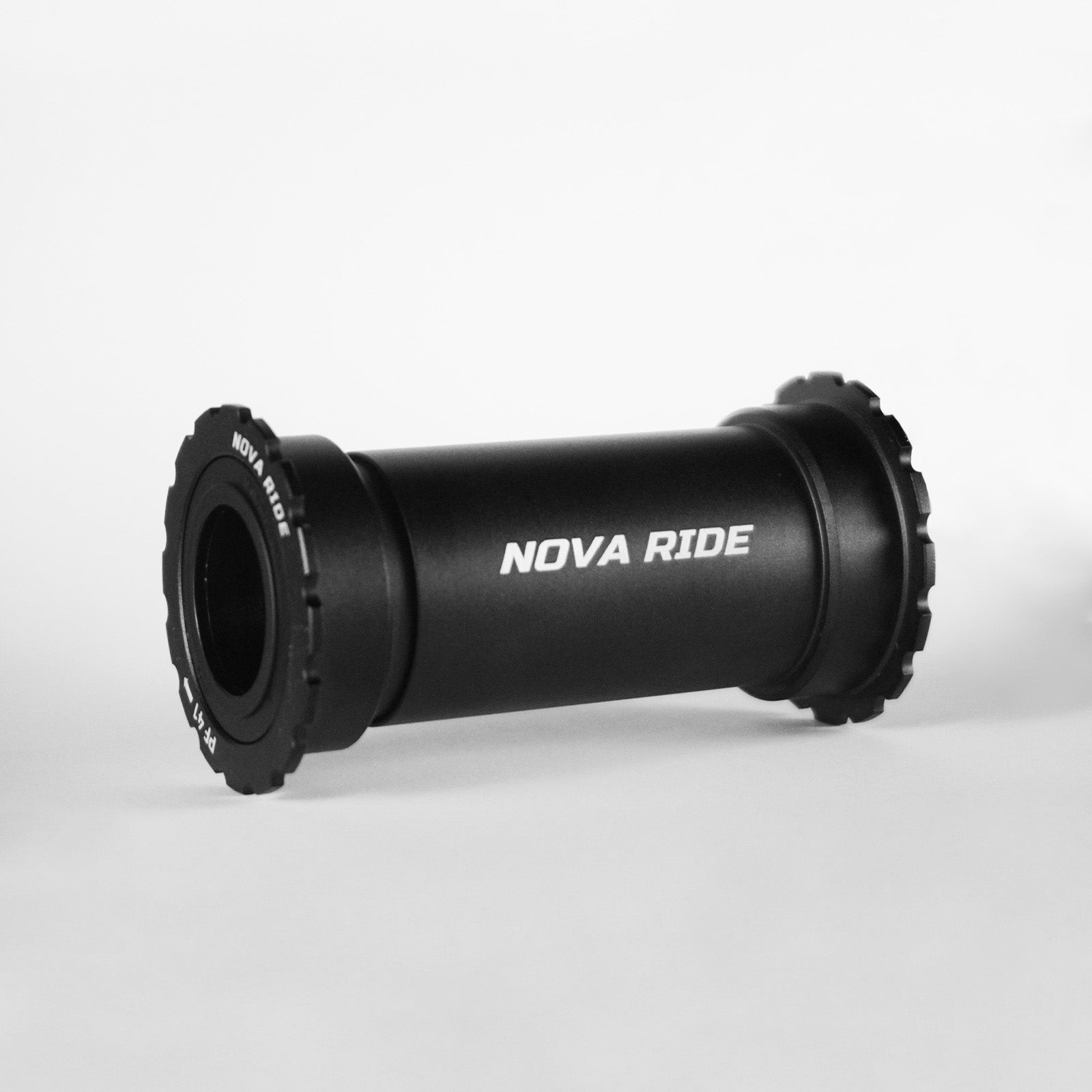 Boitier de pédalier pressé